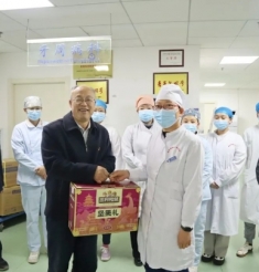 昆明医科大学校副校长吴红明一行慰问附属口腔医院一线医护人员